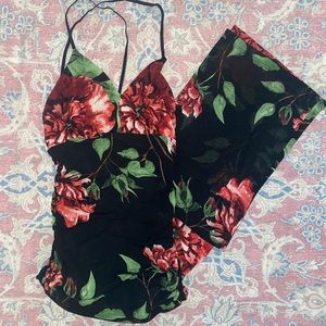 Black w/ red flower glare bodycon dress size XS/S